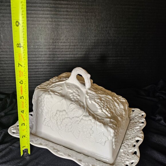 Elegant White Porcelana Large Porcelain Butter/Cheese Dish Raised Grapes Design - Picture 7 of 12